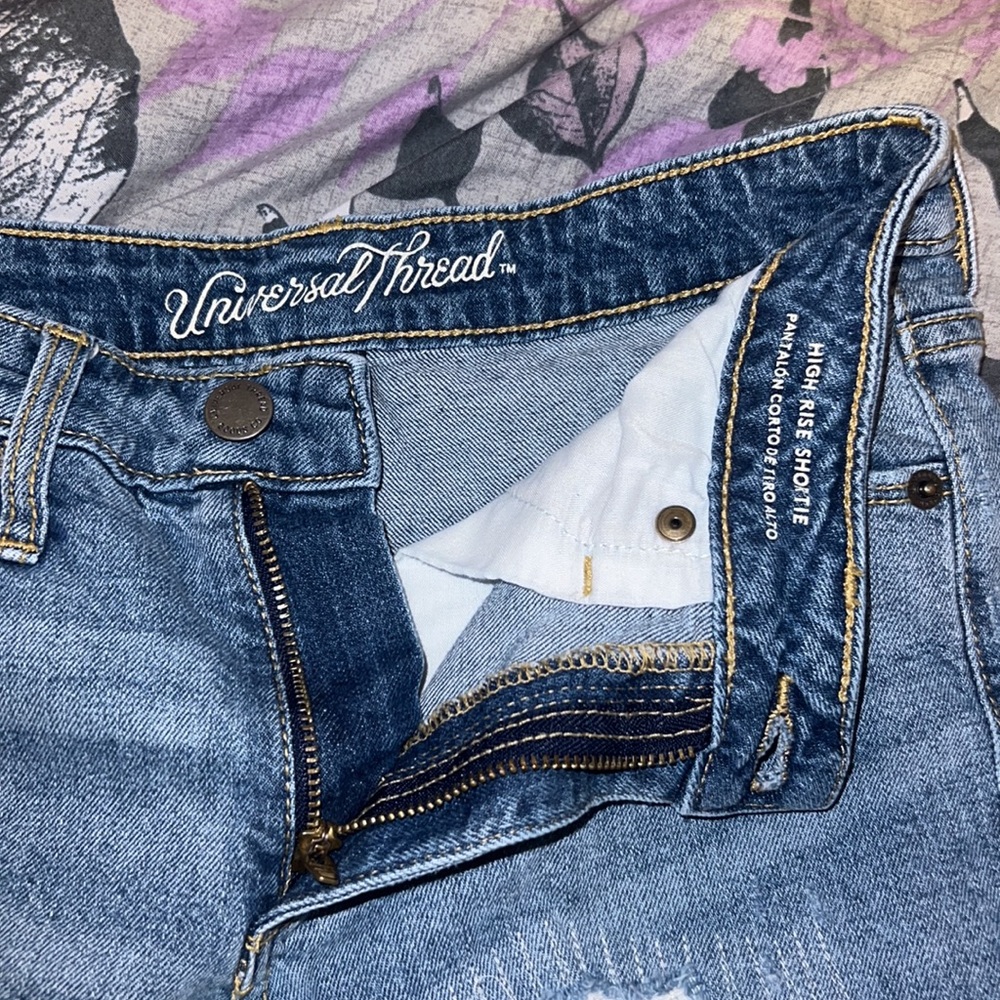 Universal Thread Shorts - Picture 3 of 3